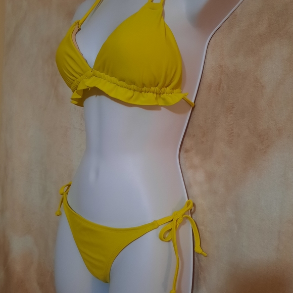 Yellow Swimsuit - Picture 7 of 11